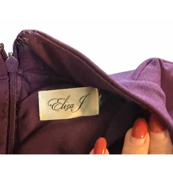 Eliza J Women's Bell Sleeve V-Neck Cut Out Shift Eggplant Dress - Picture 13 of 13